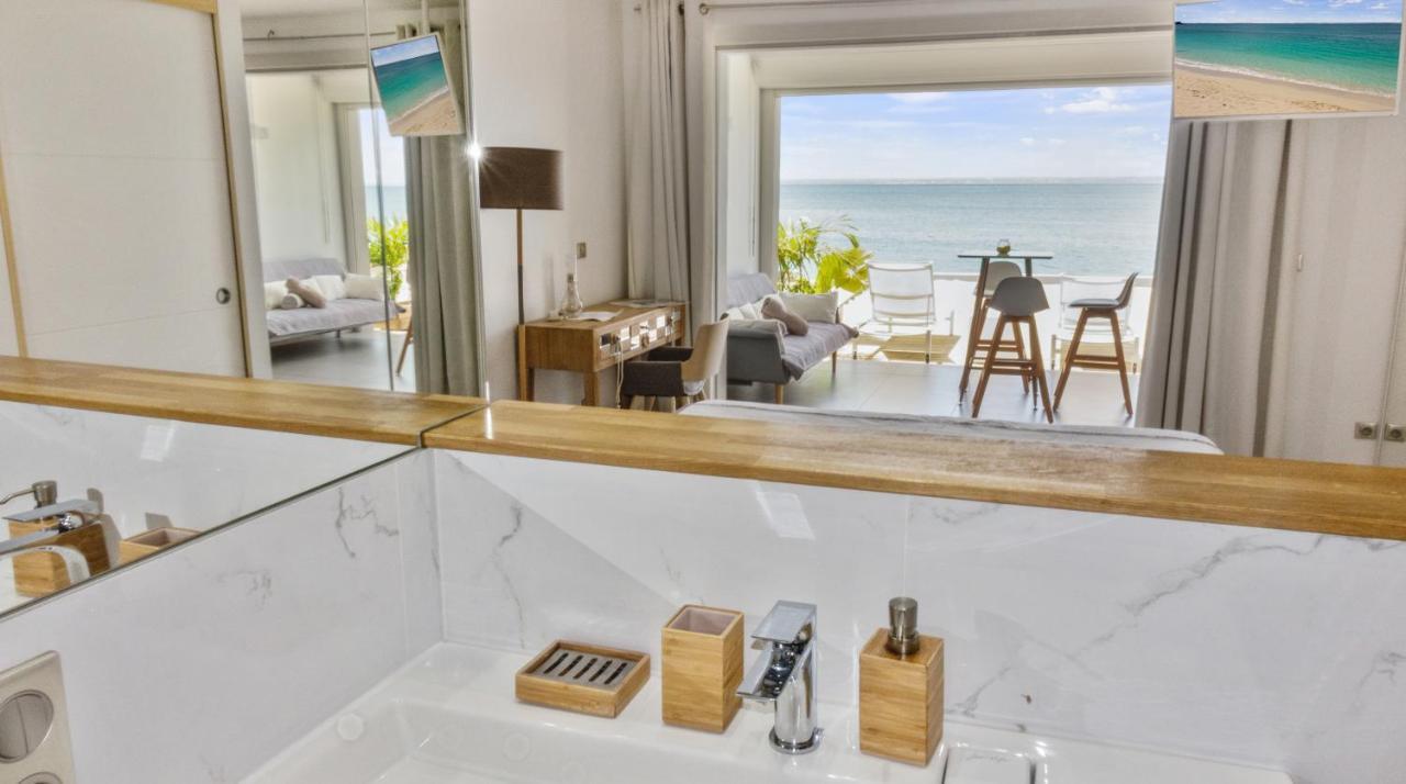 Official Page "Residence Bleu Marine" - Sea View Apartments & Studios - Saint-Martin French Side グランカーズ エクステリア 写真