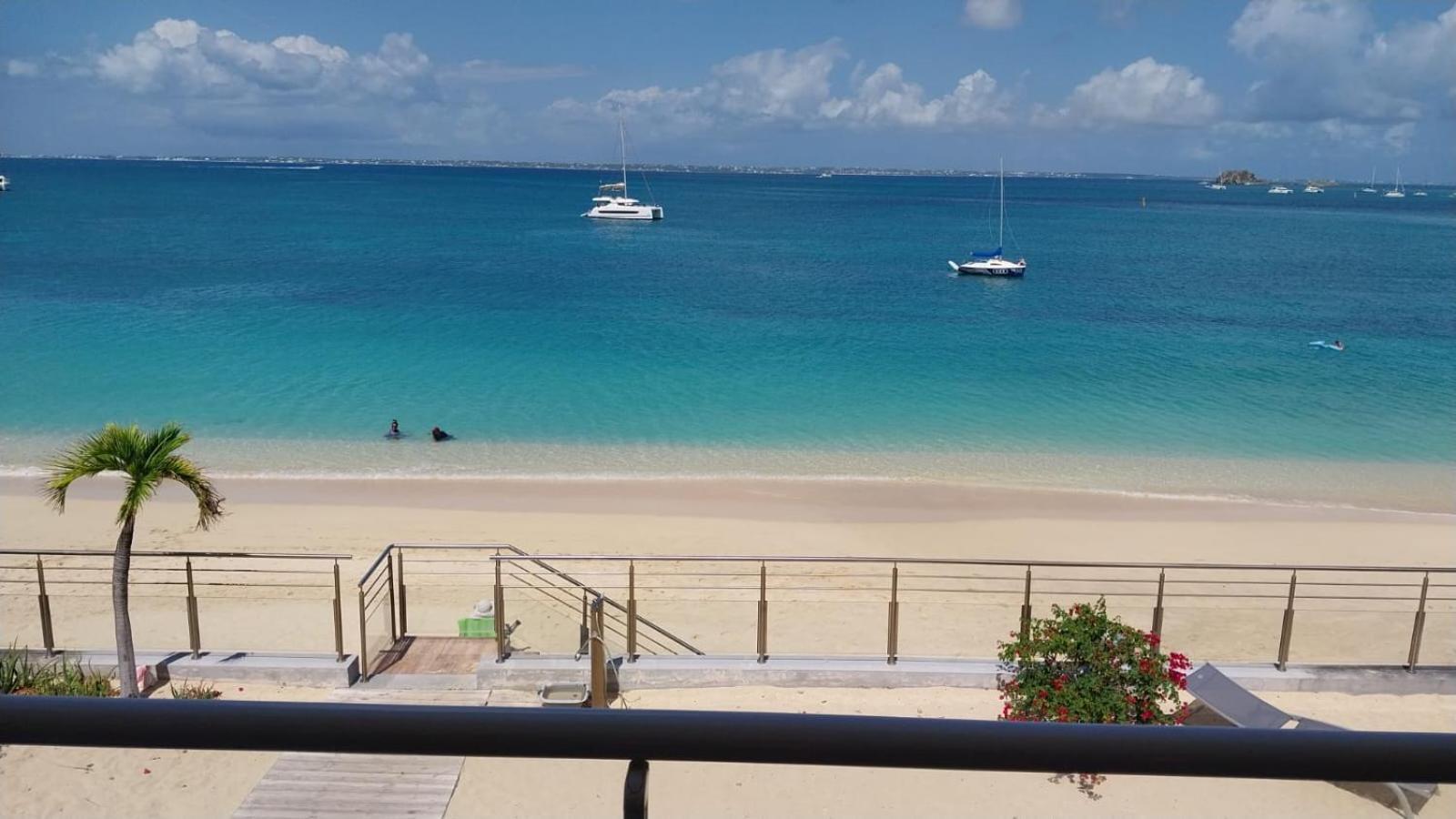 Official Page "Residence Bleu Marine" - Sea View Apartments & Studios - Saint-Martin French Side グランカーズ エクステリア 写真