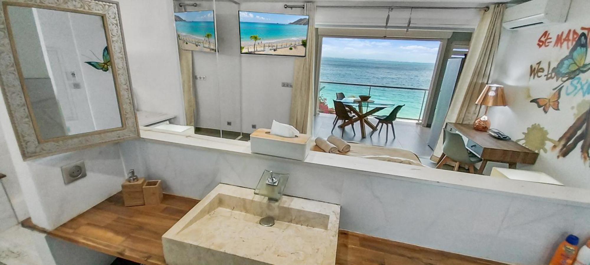 Official Page "Residence Bleu Marine" - Sea View Apartments & Studios - Saint-Martin French Side グランカーズ エクステリア 写真