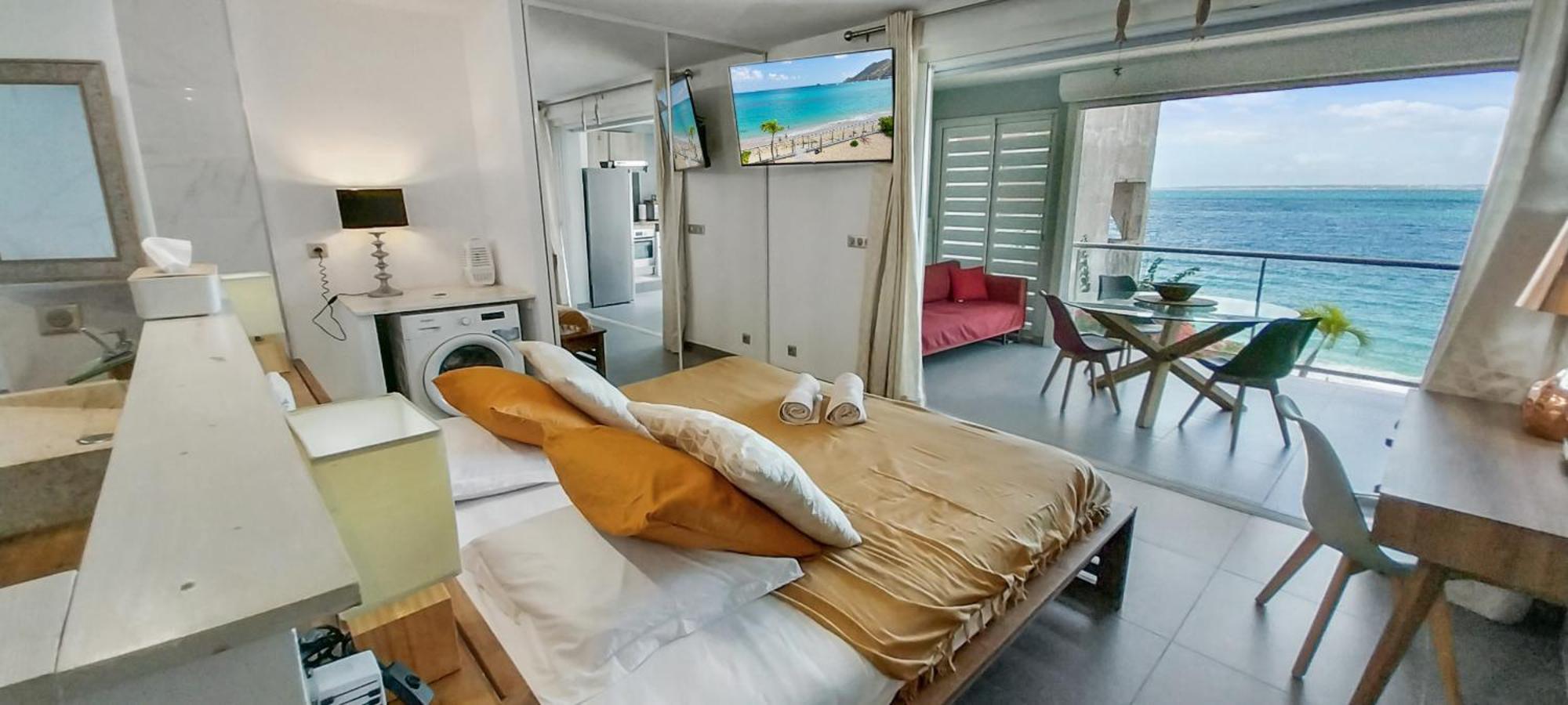 Official Page "Residence Bleu Marine" - Sea View Apartments & Studios - Saint-Martin French Side グランカーズ エクステリア 写真