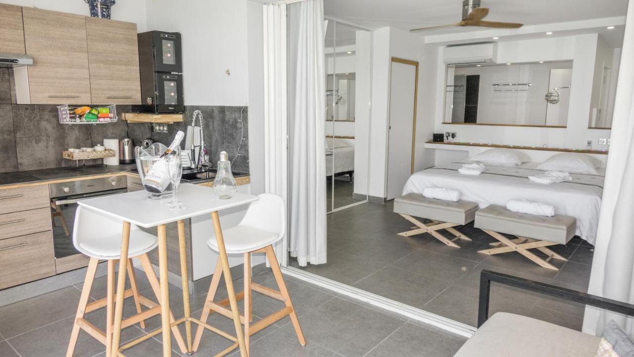 Official Page "Residence Bleu Marine" - Sea View Apartments & Studios - Saint-Martin French Side グランカーズ エクステリア 写真