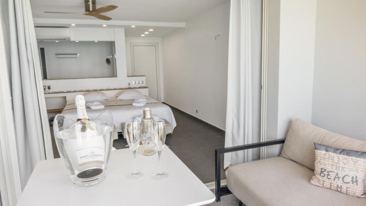Official Page "Residence Bleu Marine" - Sea View Apartments & Studios - Saint-Martin French Side グランカーズ エクステリア 写真