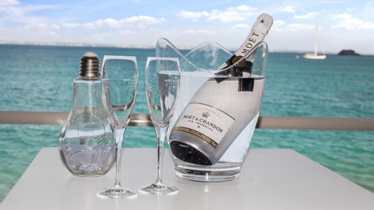 Official Page "Residence Bleu Marine" - Sea View Apartments & Studios - Saint-Martin French Side グランカーズ エクステリア 写真
